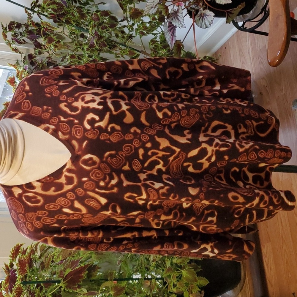 CURATED BY RUA'H KIBRIYA: Unknown Maker Multicolored Animal Print V-Neck Top
